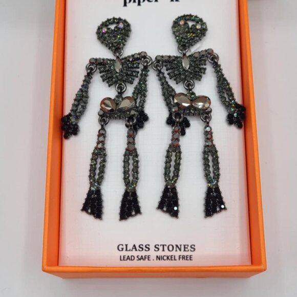 Piper K Black Glass Skeleton Drop Earrings Studs NWT! NEW!  HALLOWEEN - Picture 5 of 7